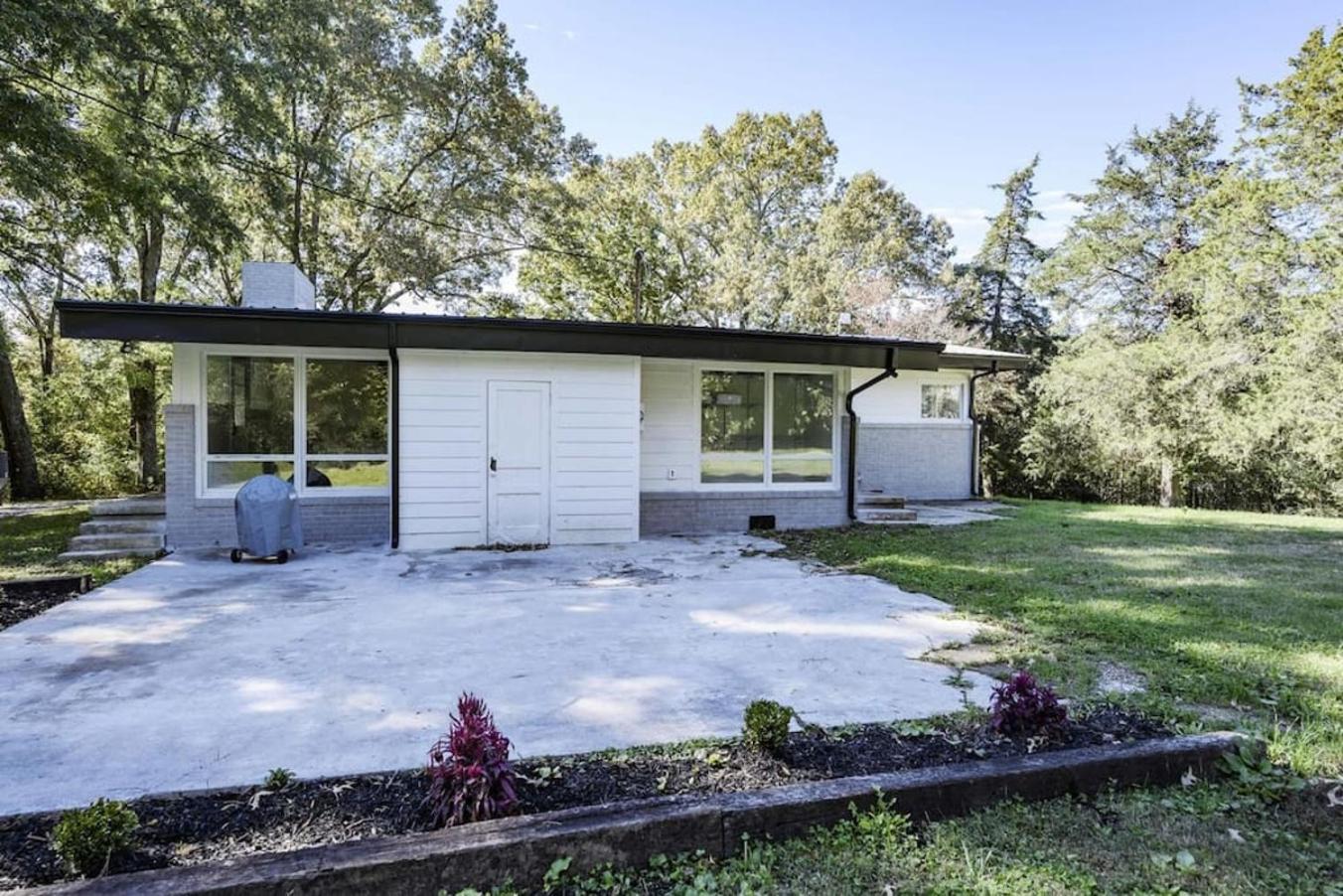 Gorgeous Renovated Home With Large & Private Lot Winchester Exterior photo