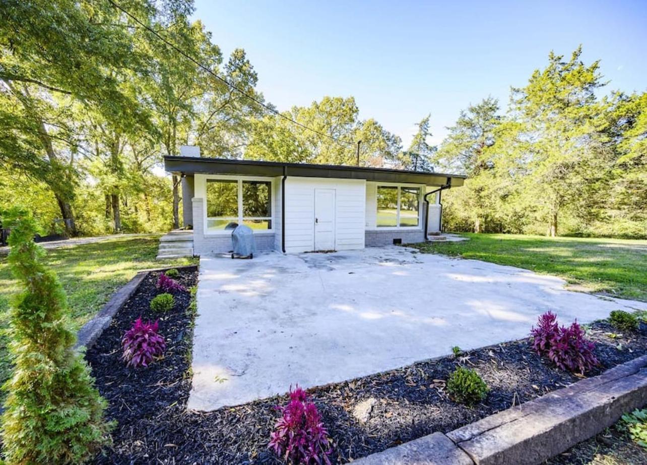 Gorgeous Renovated Home With Large & Private Lot Winchester Exterior photo